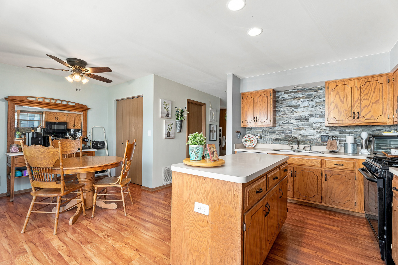 17442 Yakima Drive Property Photo 10