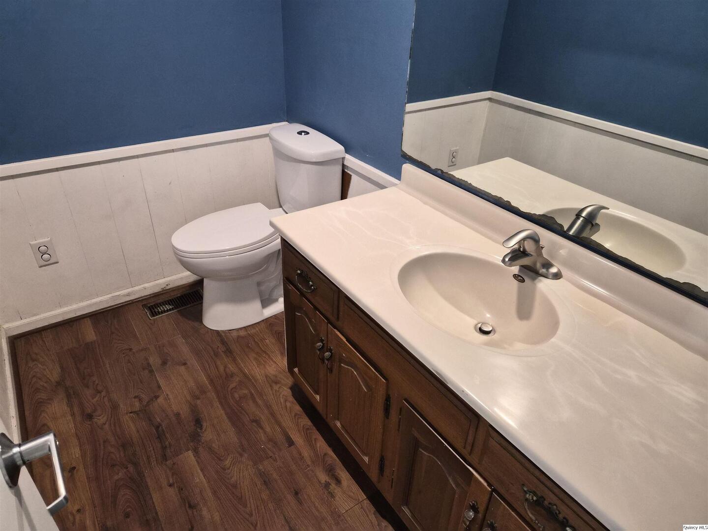 810-822 Hampshire Property Photo 8