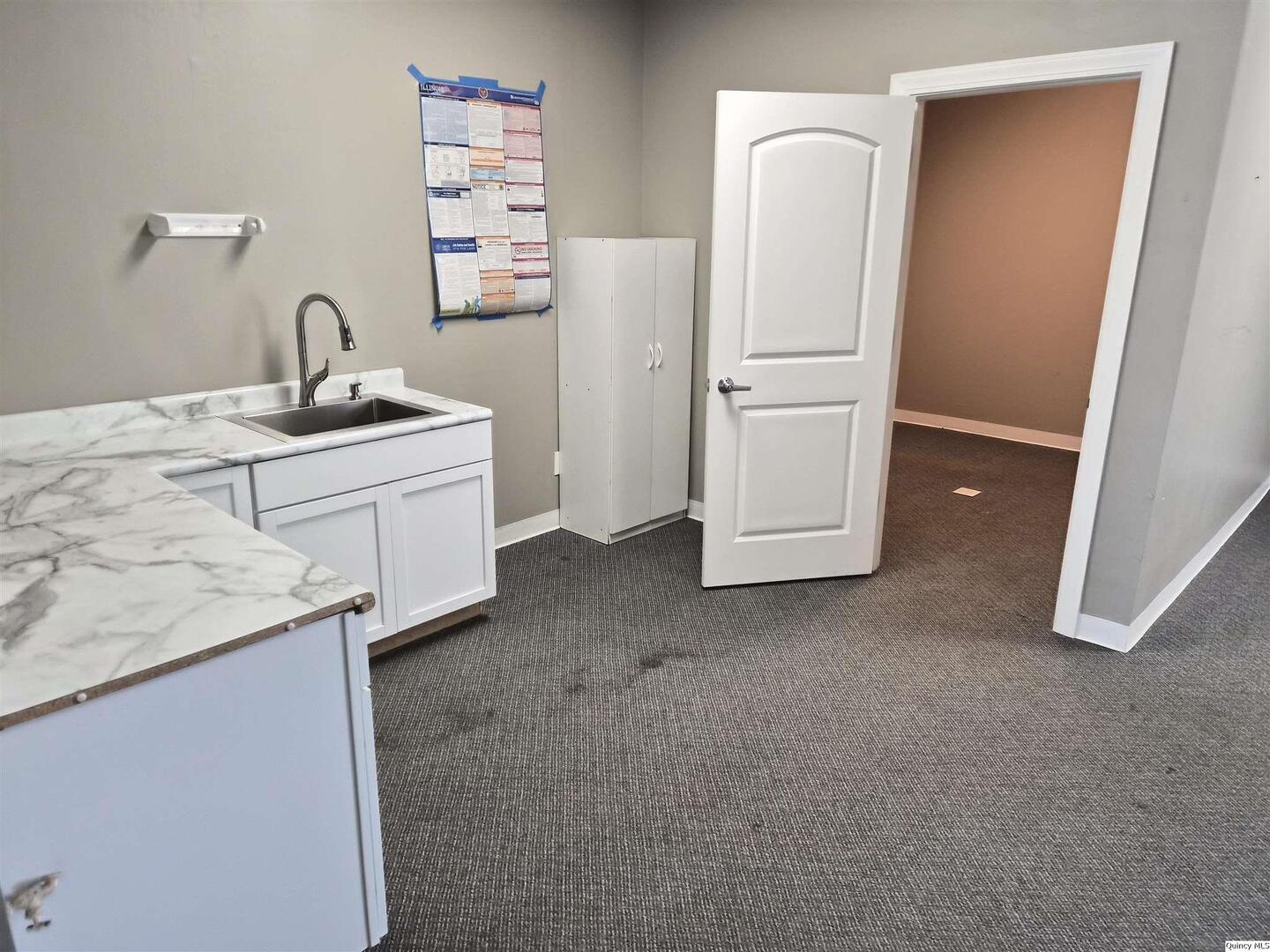810-822 Hampshire Property Photo 12