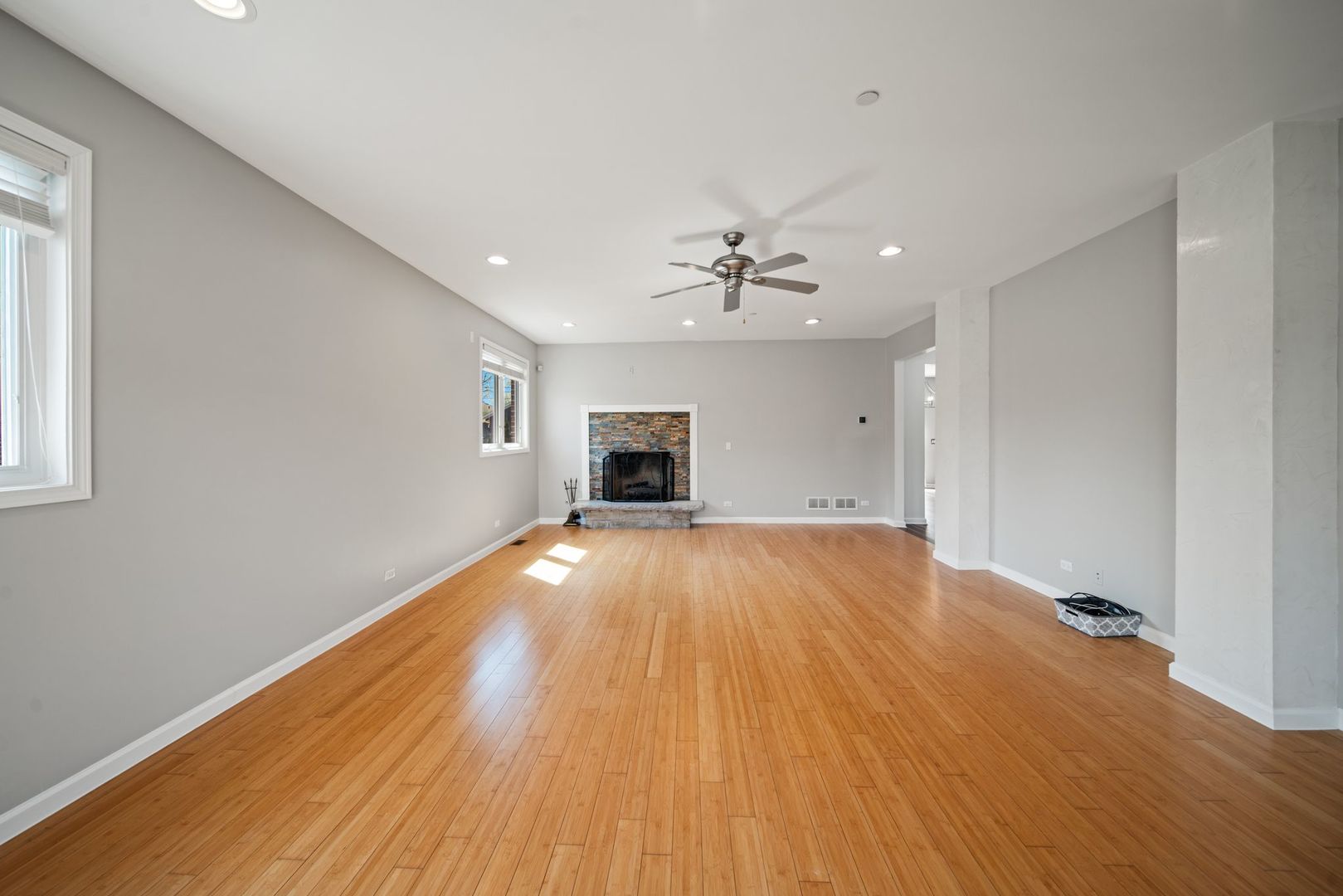 701 Oakton Street Property Photo 4