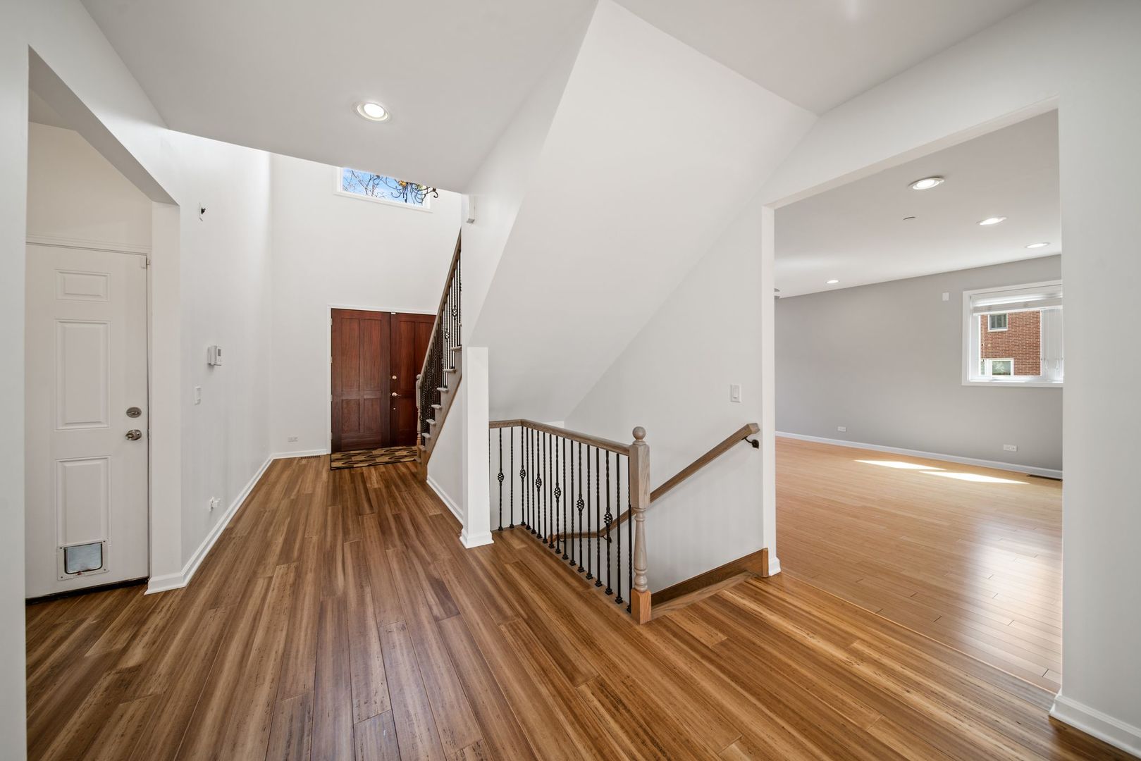 701 Oakton Street Property Photo 7