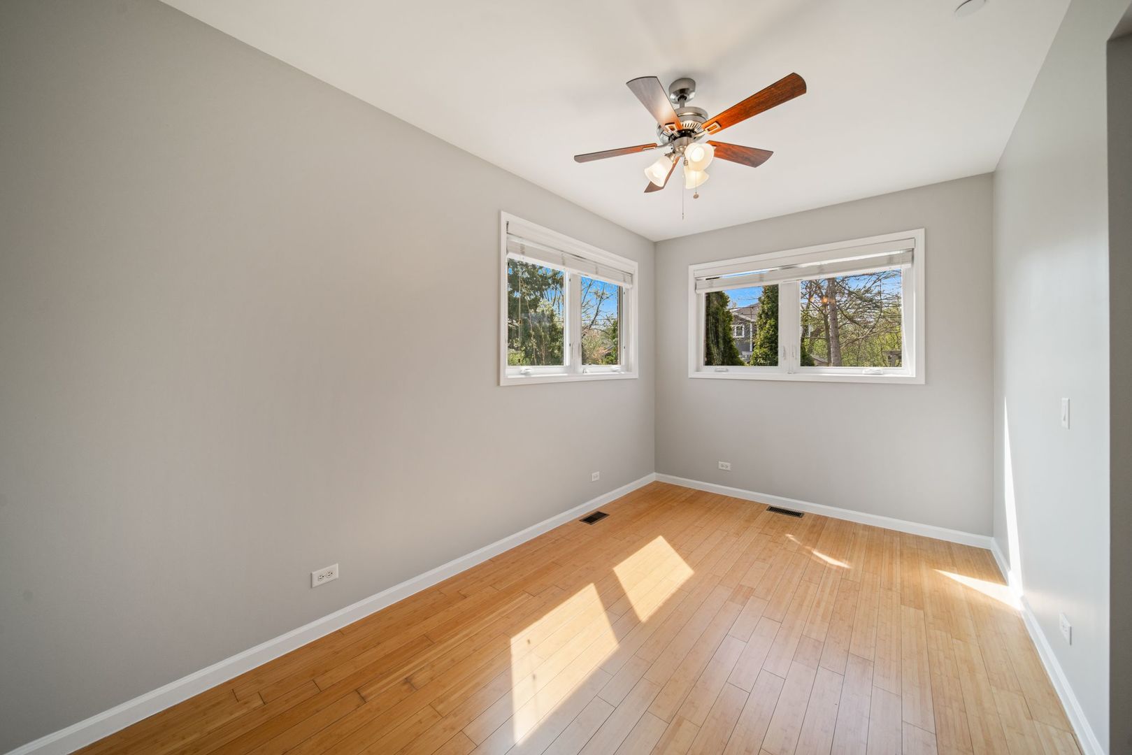 701 Oakton Street Property Photo 16