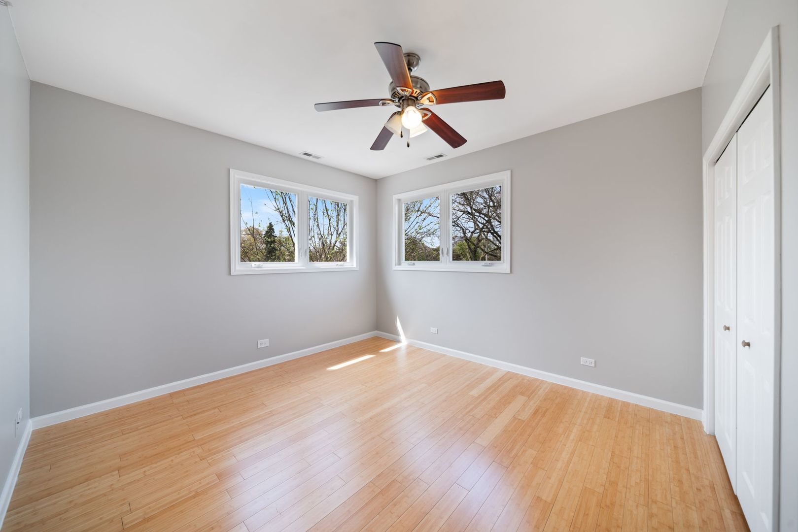 701 Oakton Street Property Photo 27