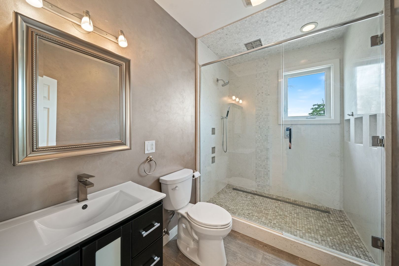 701 Oakton Street Property Photo 35
