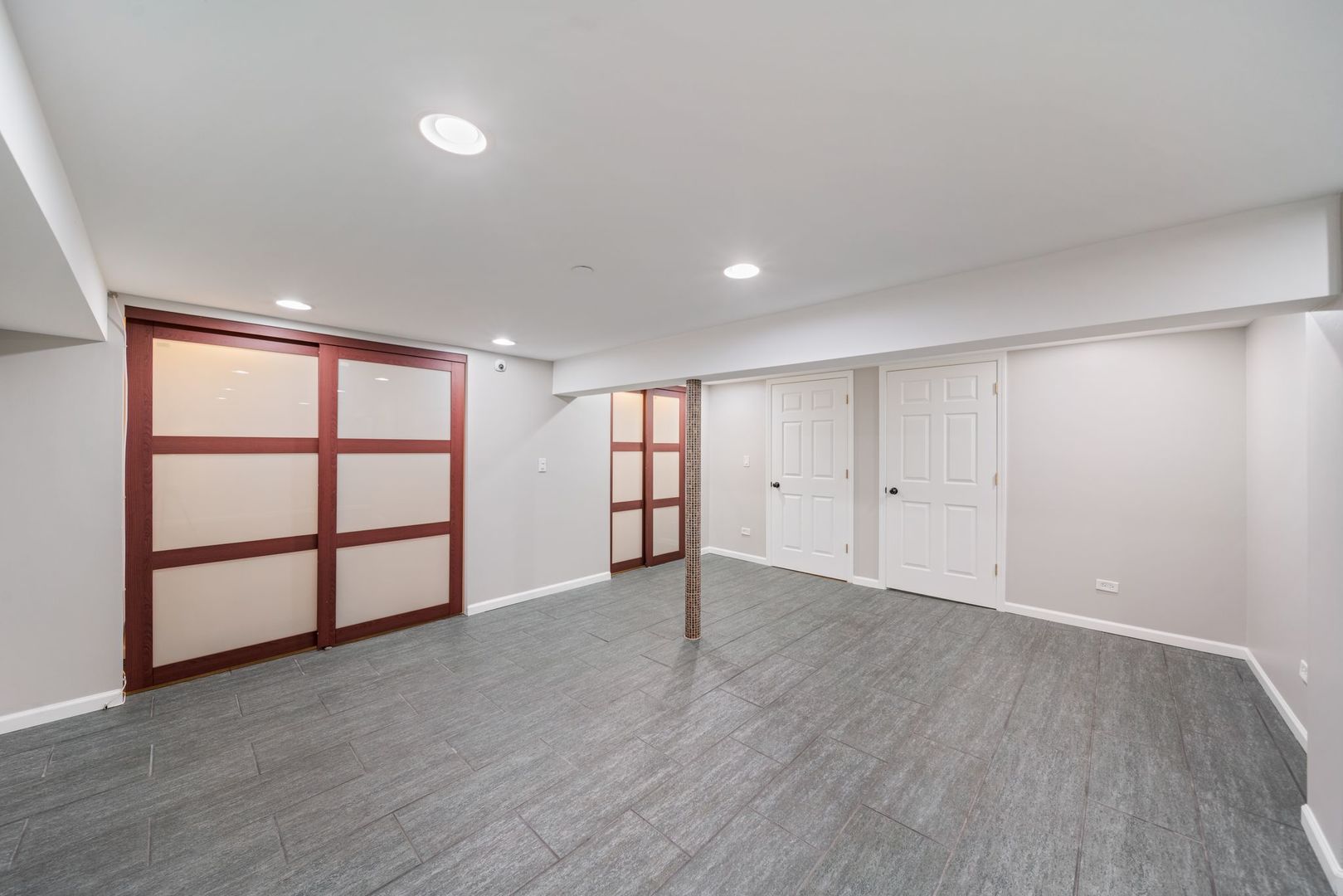 701 Oakton Street Property Photo 45
