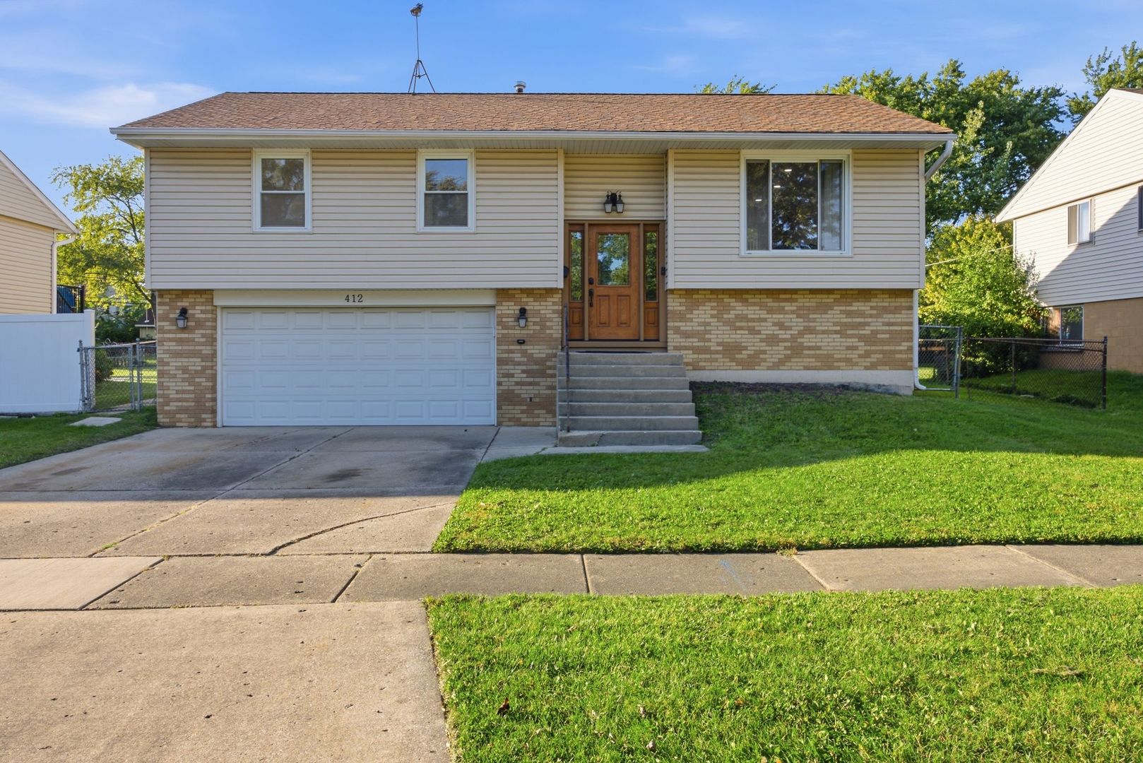 412 Sherwood Drive Property Photo 1