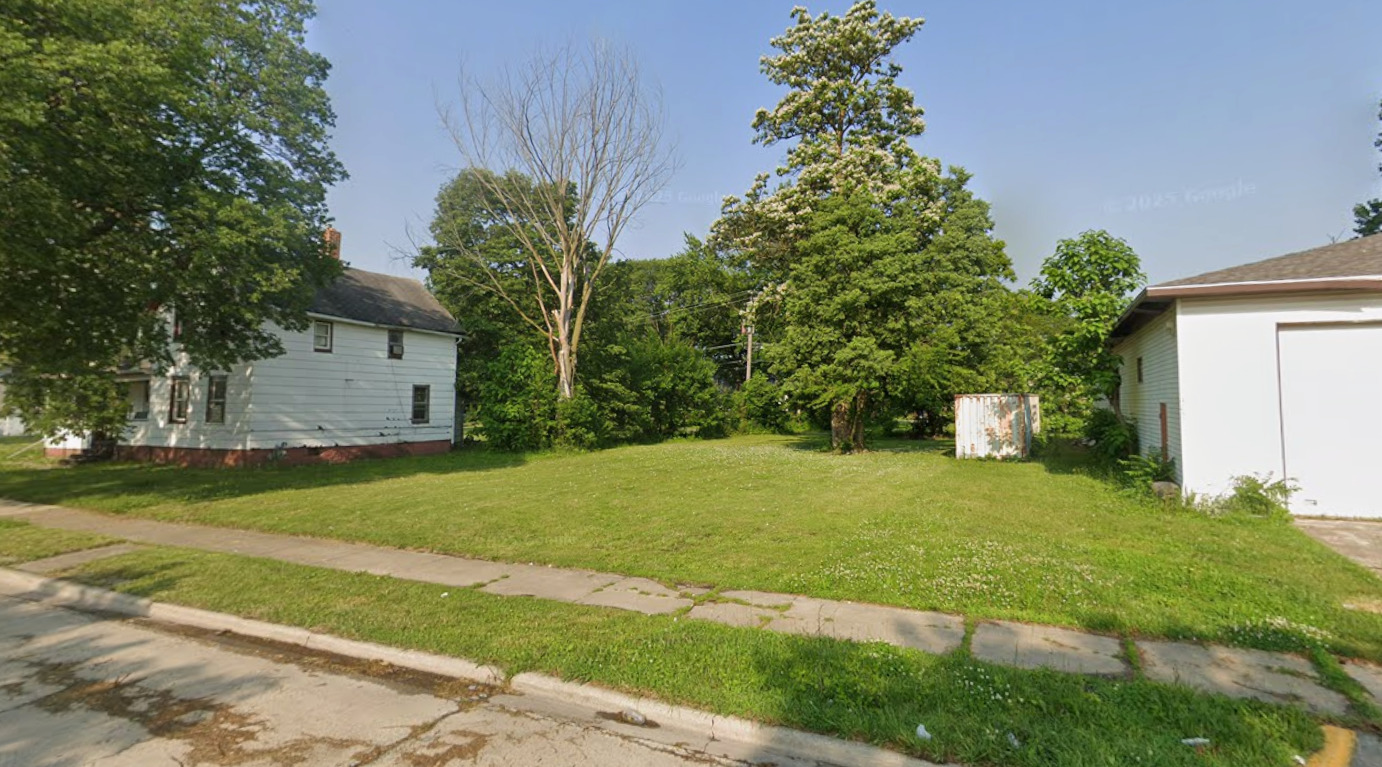 455 N Indiana Avenue Property Photo 1