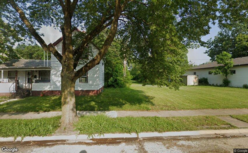 455 N Indiana Avenue Property Photo 3