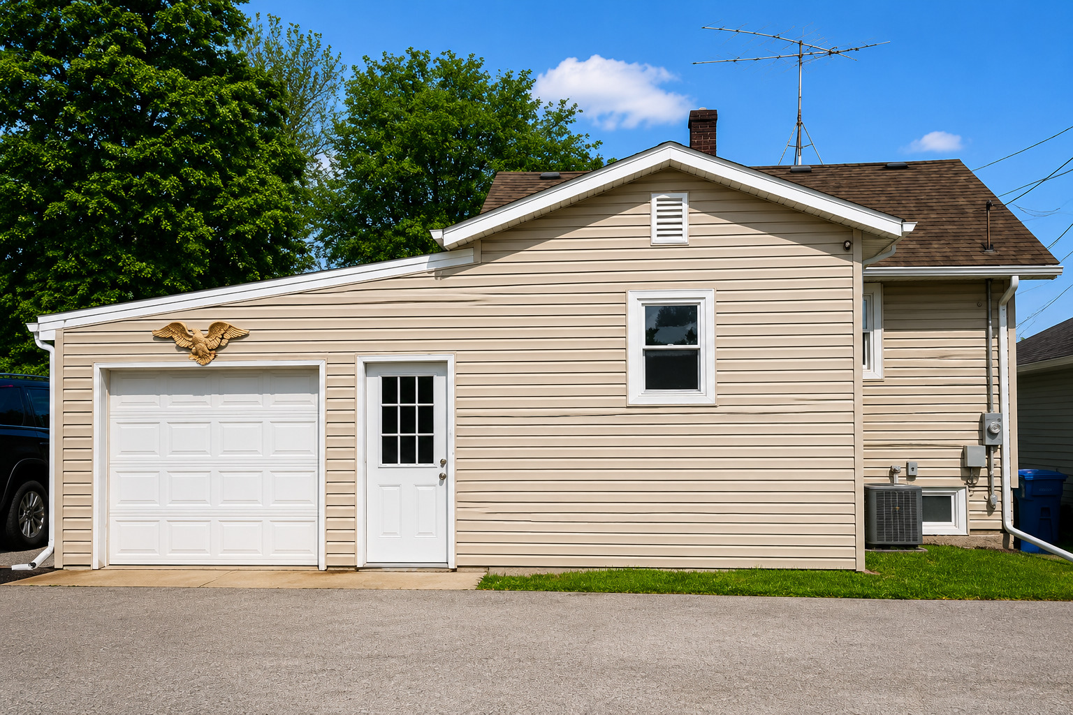3325 Halsted Street Property Photo 5