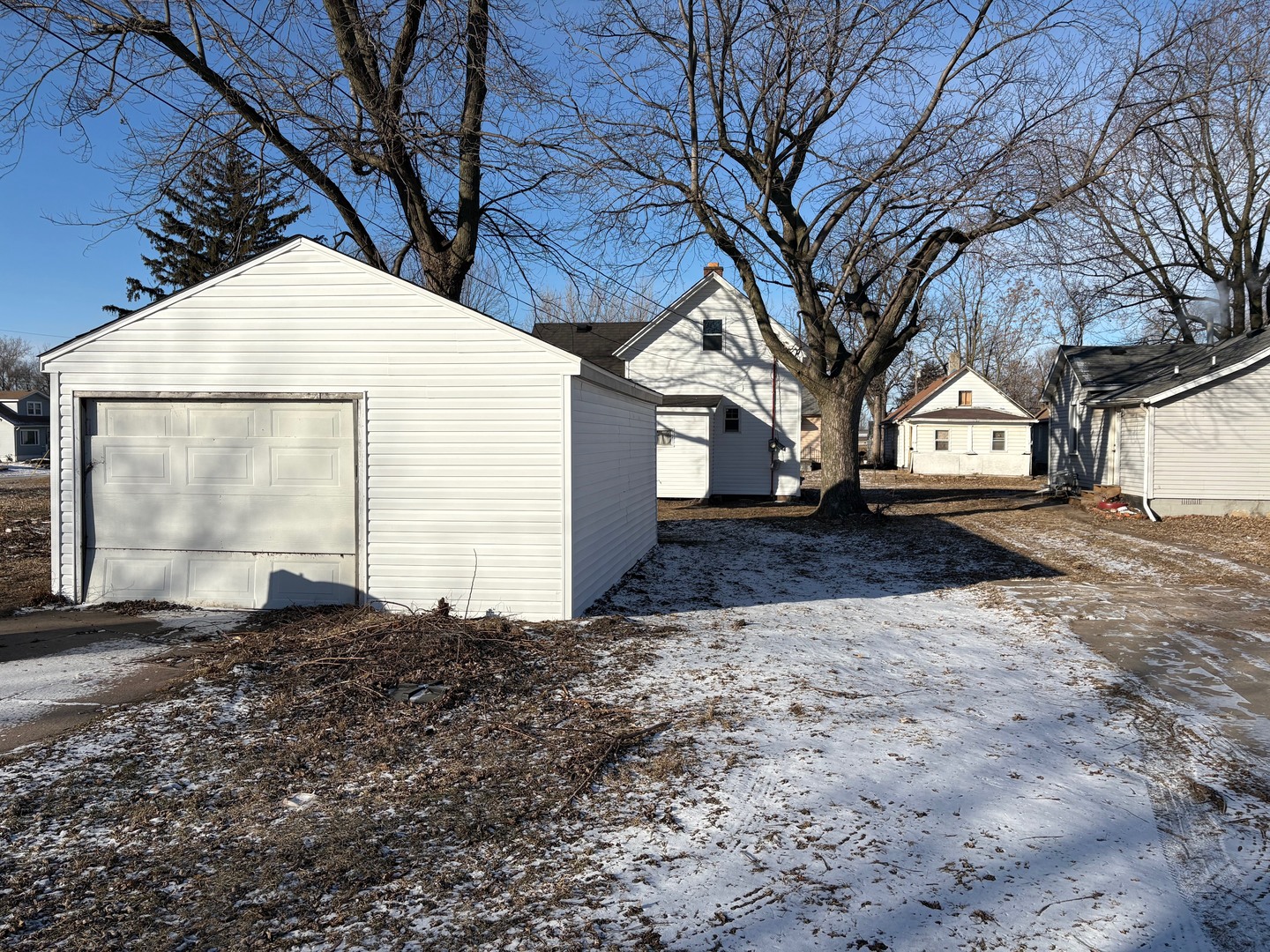 819 5th Street Property Photo 3
