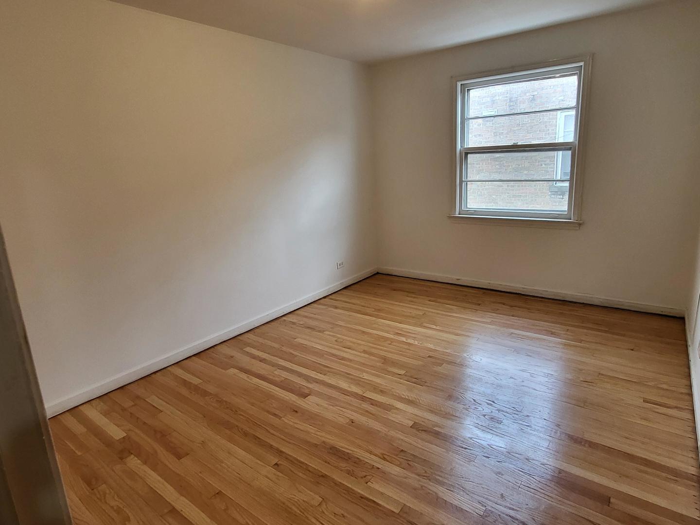 6626-6628 N Seeley Avenue Property Photo 8
