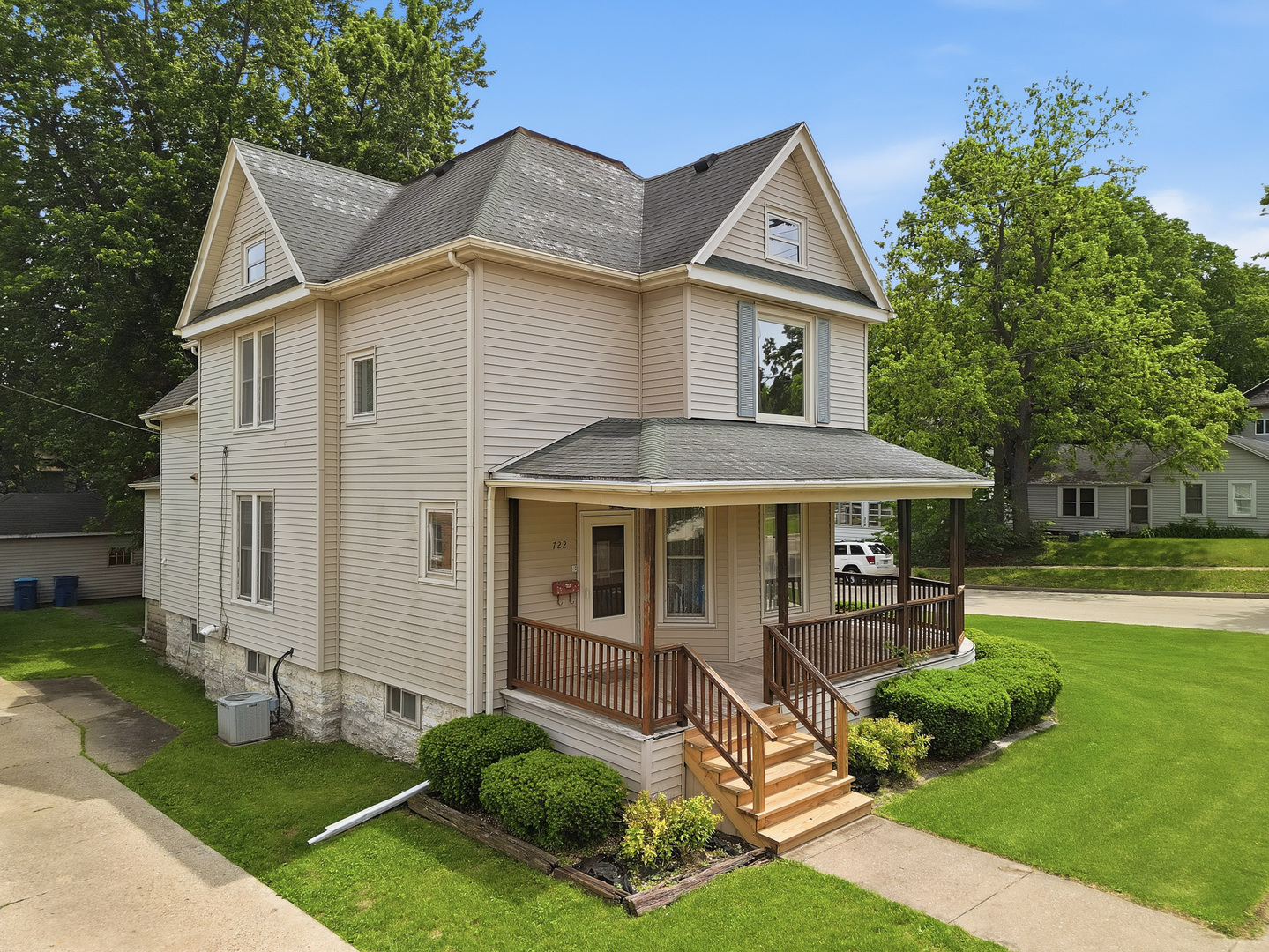 722 Highland Avenue Property Photo 3