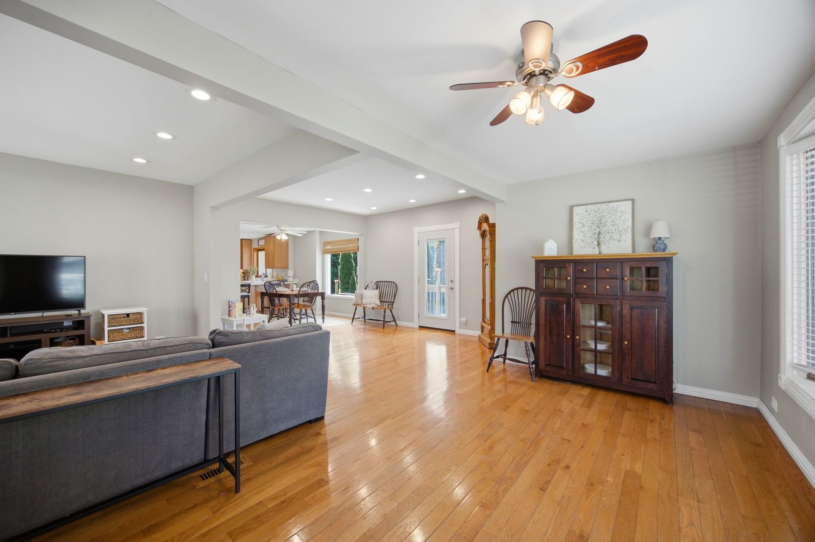 5417 Blodgett Avenue Property Photo 3