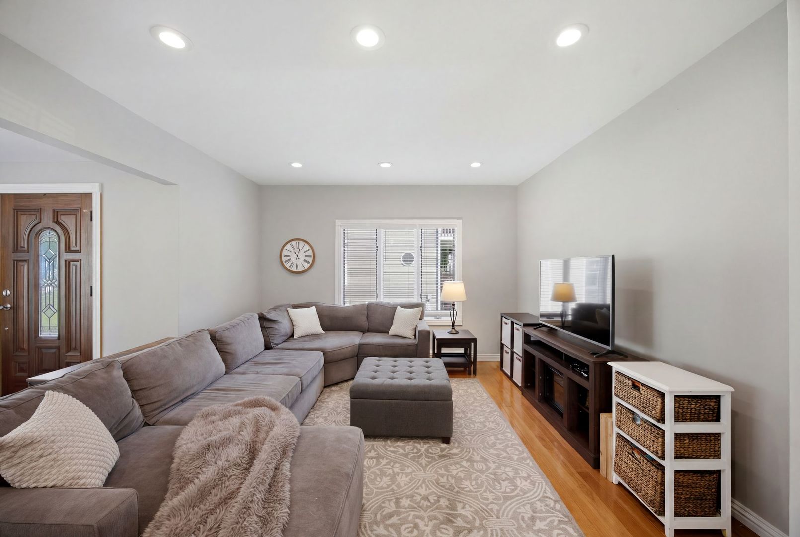 5417 Blodgett Avenue Property Photo 4