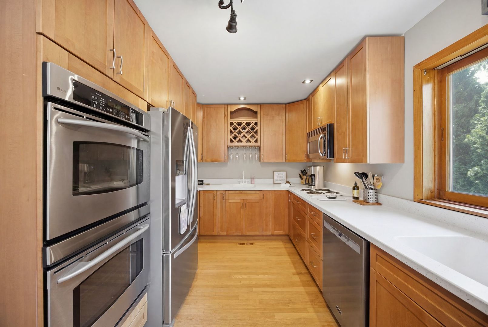 5417 Blodgett Avenue Property Photo 13