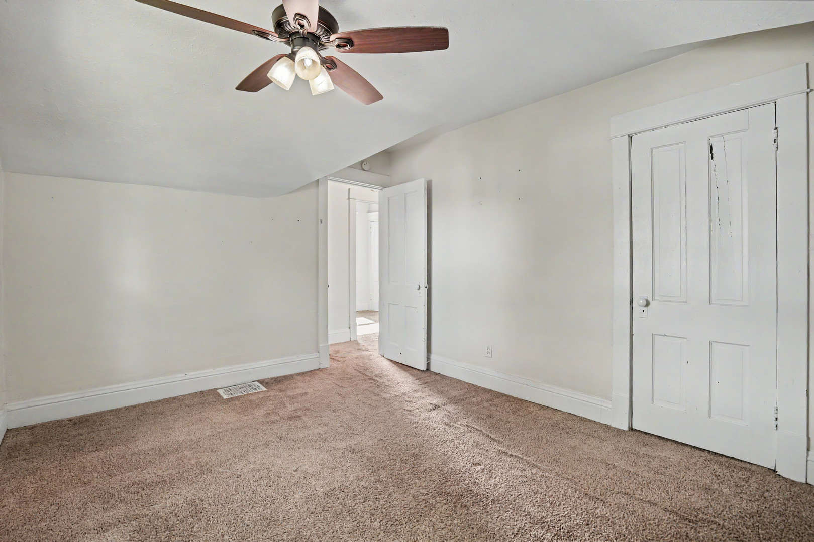 236 15th Avenue Property Photo 13