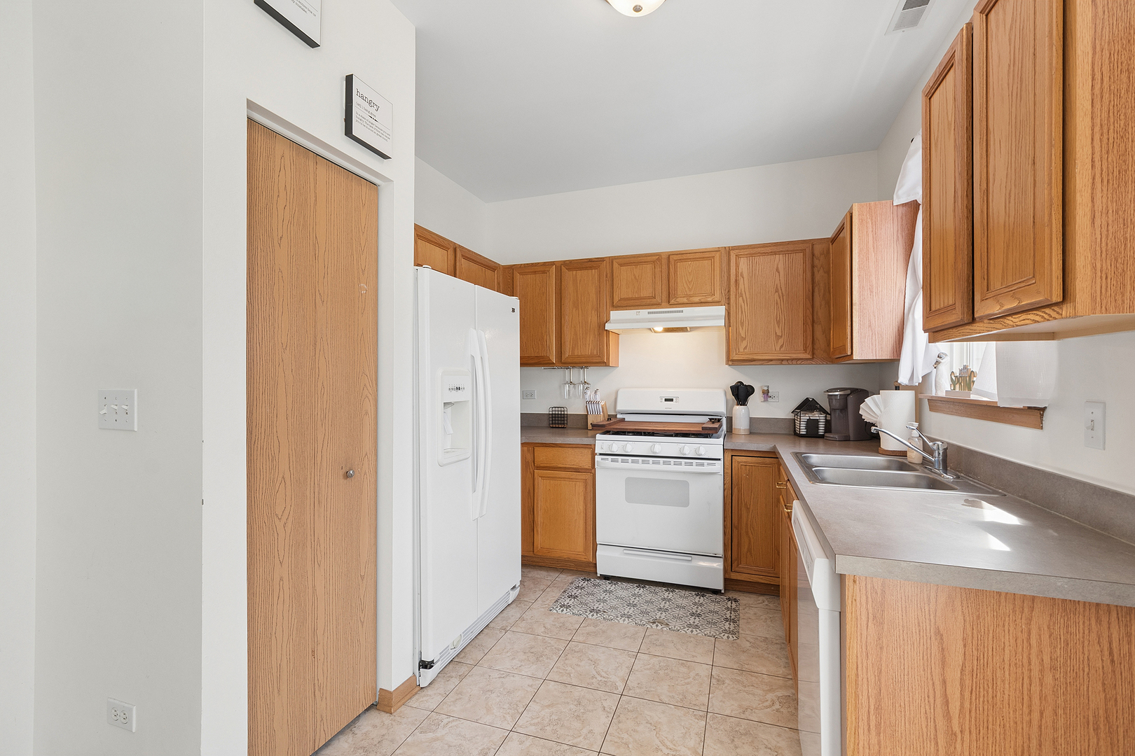 1766 Fieldstone Drive Property Photo 10