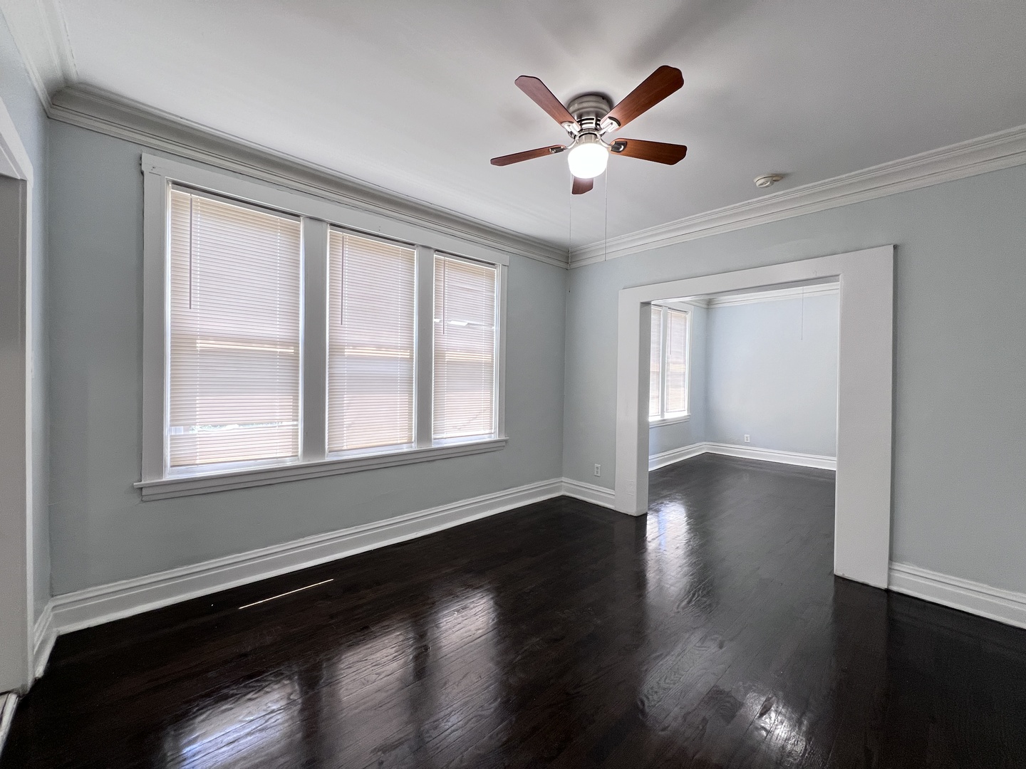 8856 S Lowe Avenue 2r Property Photo 5