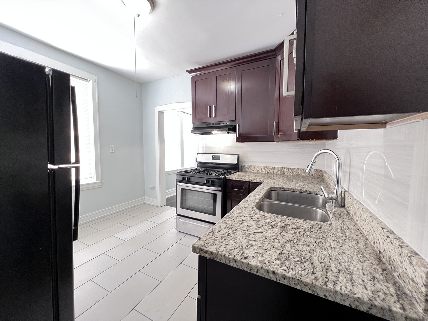 8856 S Lowe Avenue 2r Property Photo 9