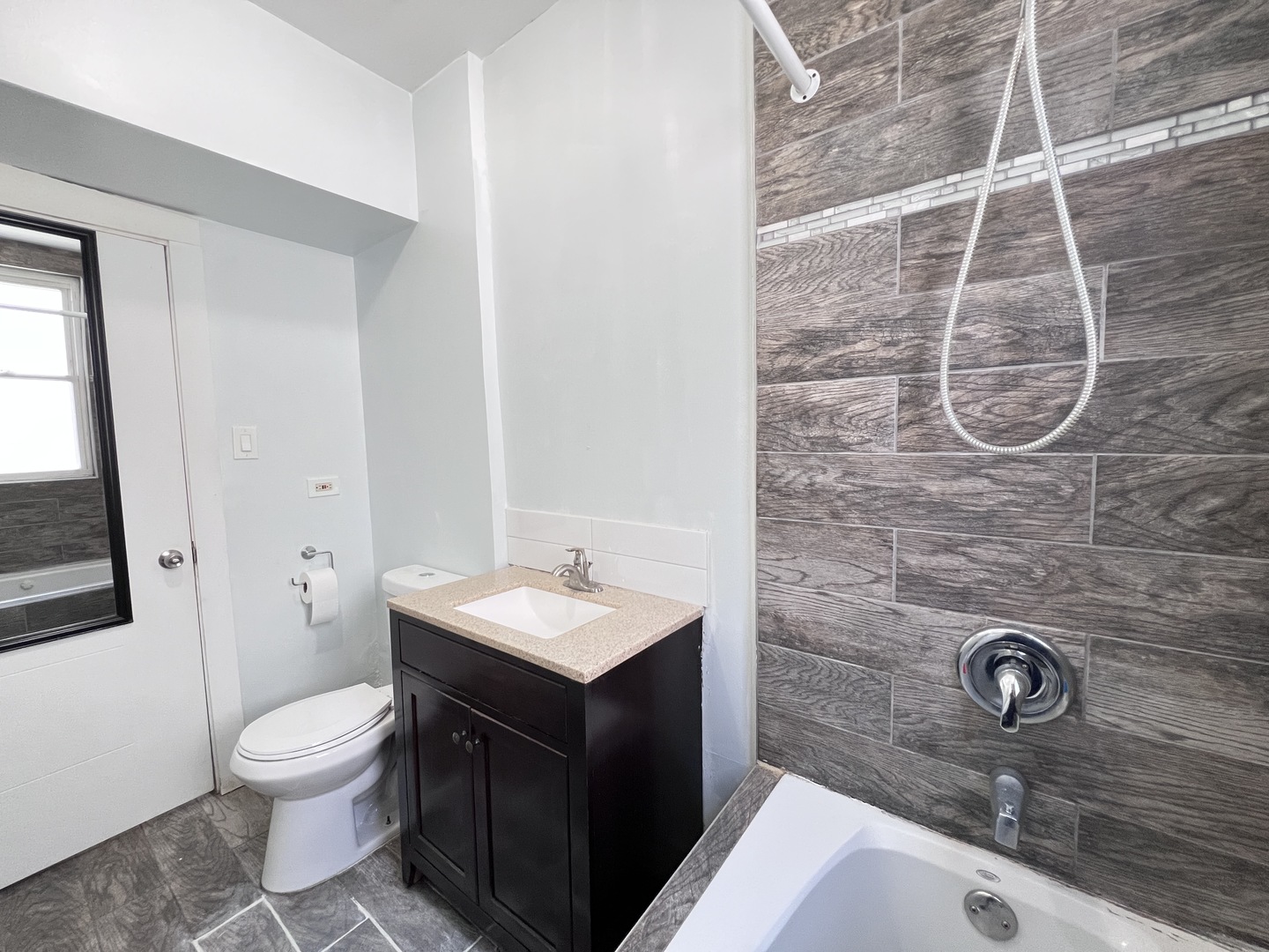 8856 S Lowe Avenue 2r Property Photo 18