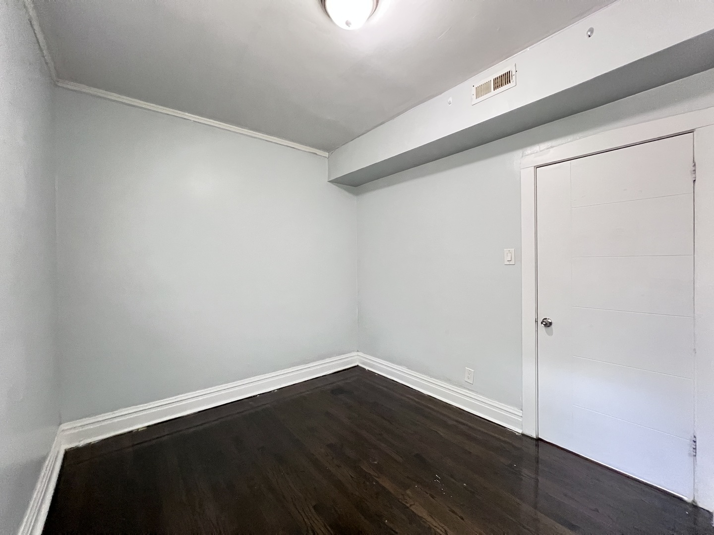8856 S Lowe Avenue 2r Property Photo 24