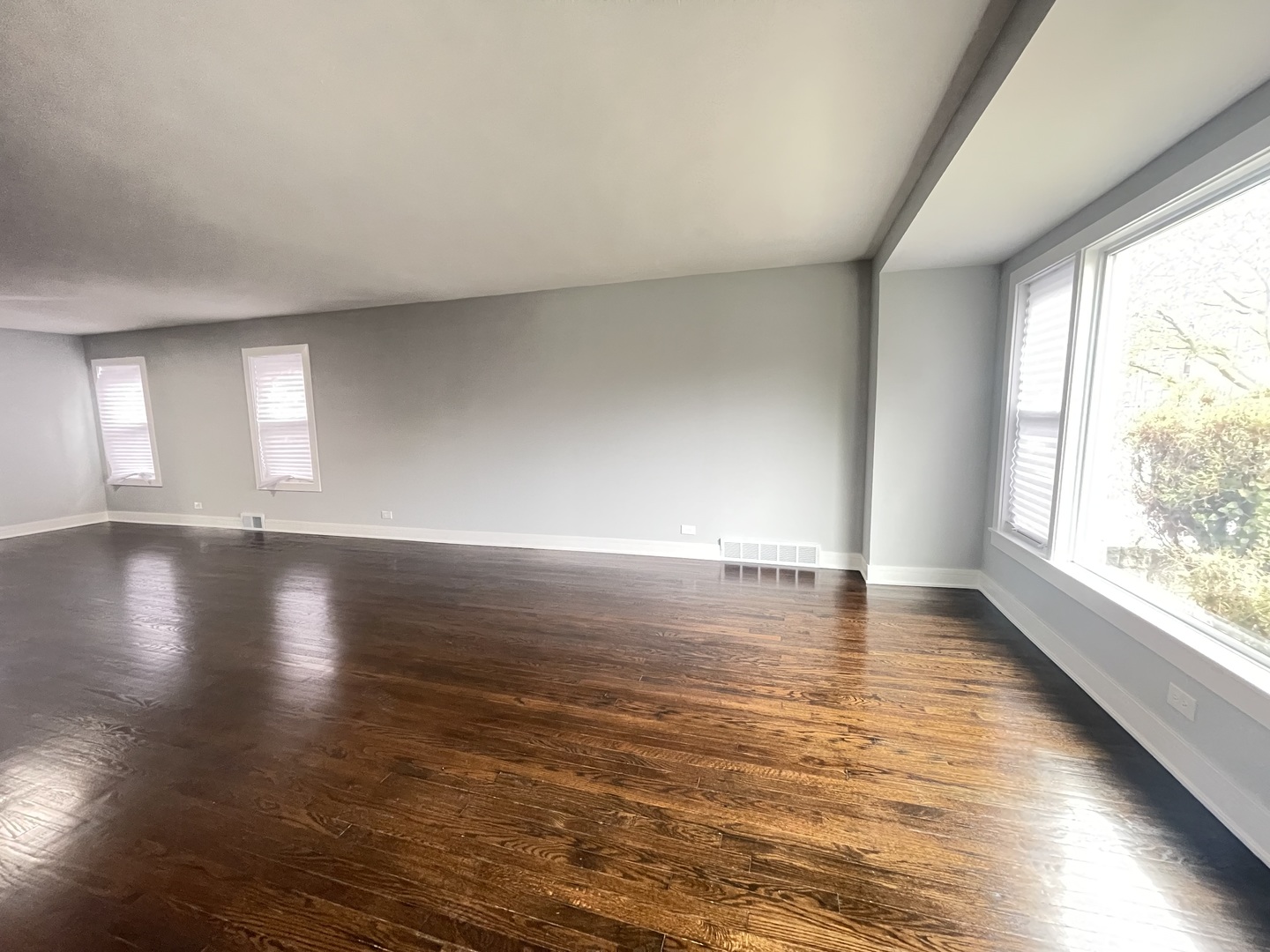 8023 S Yates Boulevard Property Photo 4