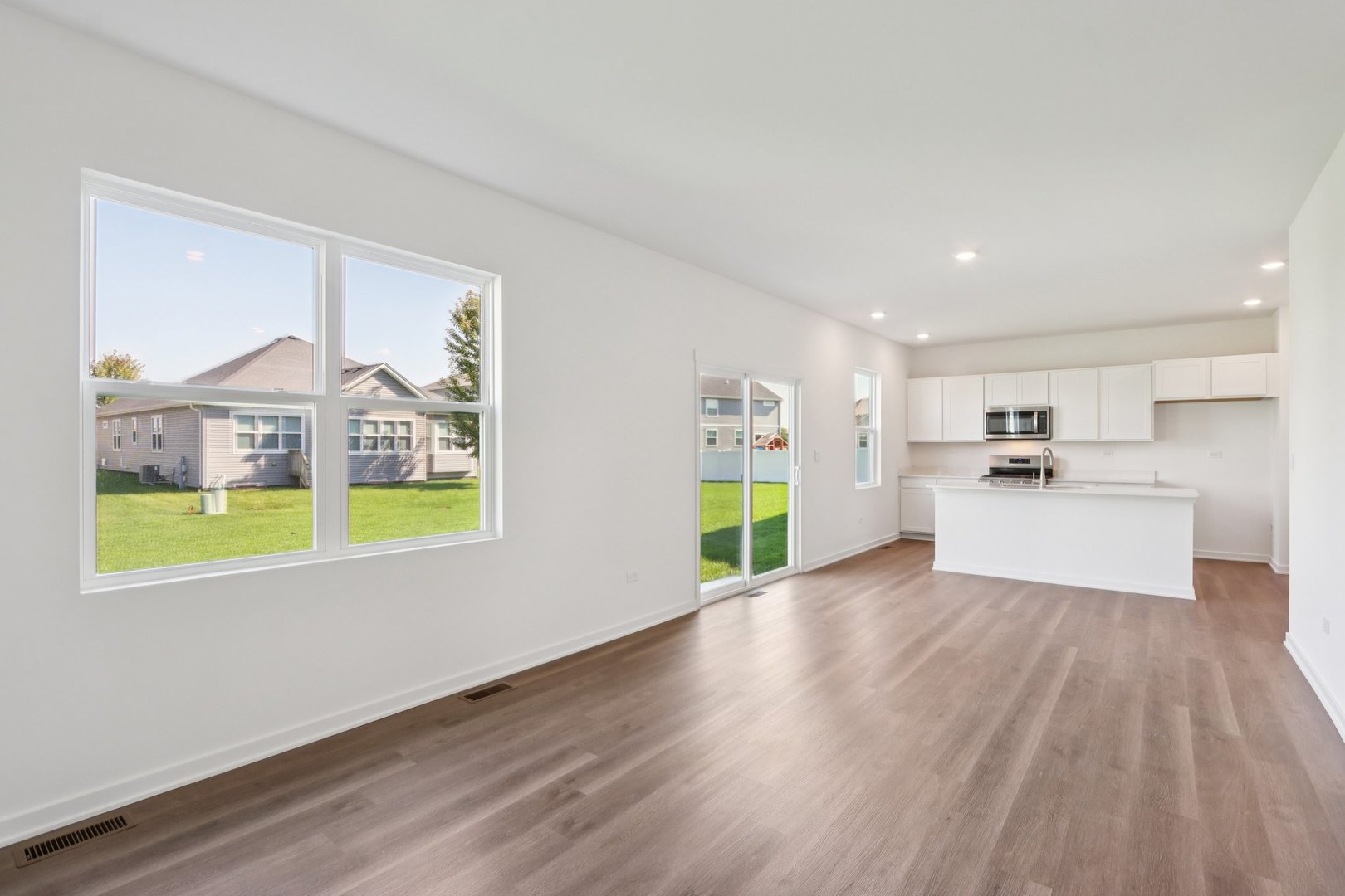 13628 S Coronado Circle Property Photo 4