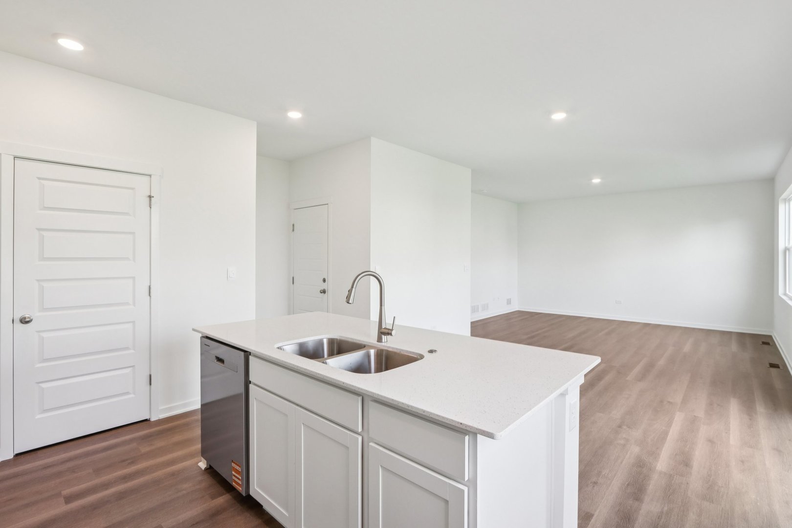 13628 S Coronado Circle Property Photo 8