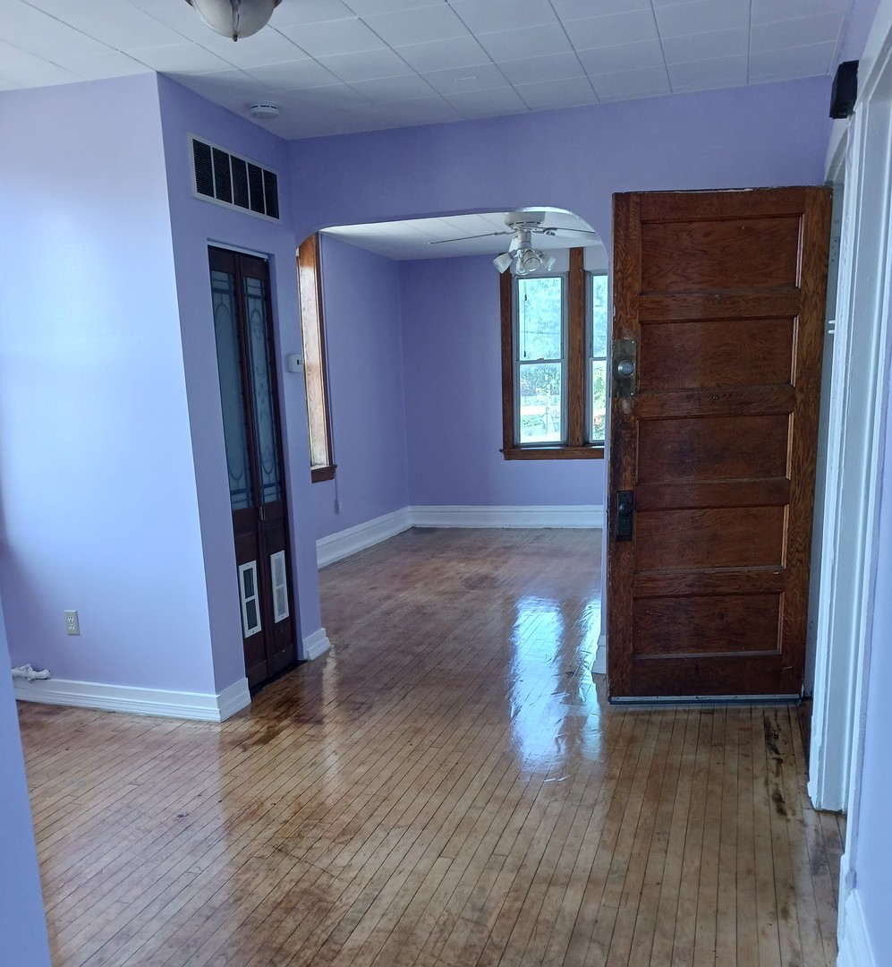 5000 S Western Avenue Property Photo 10