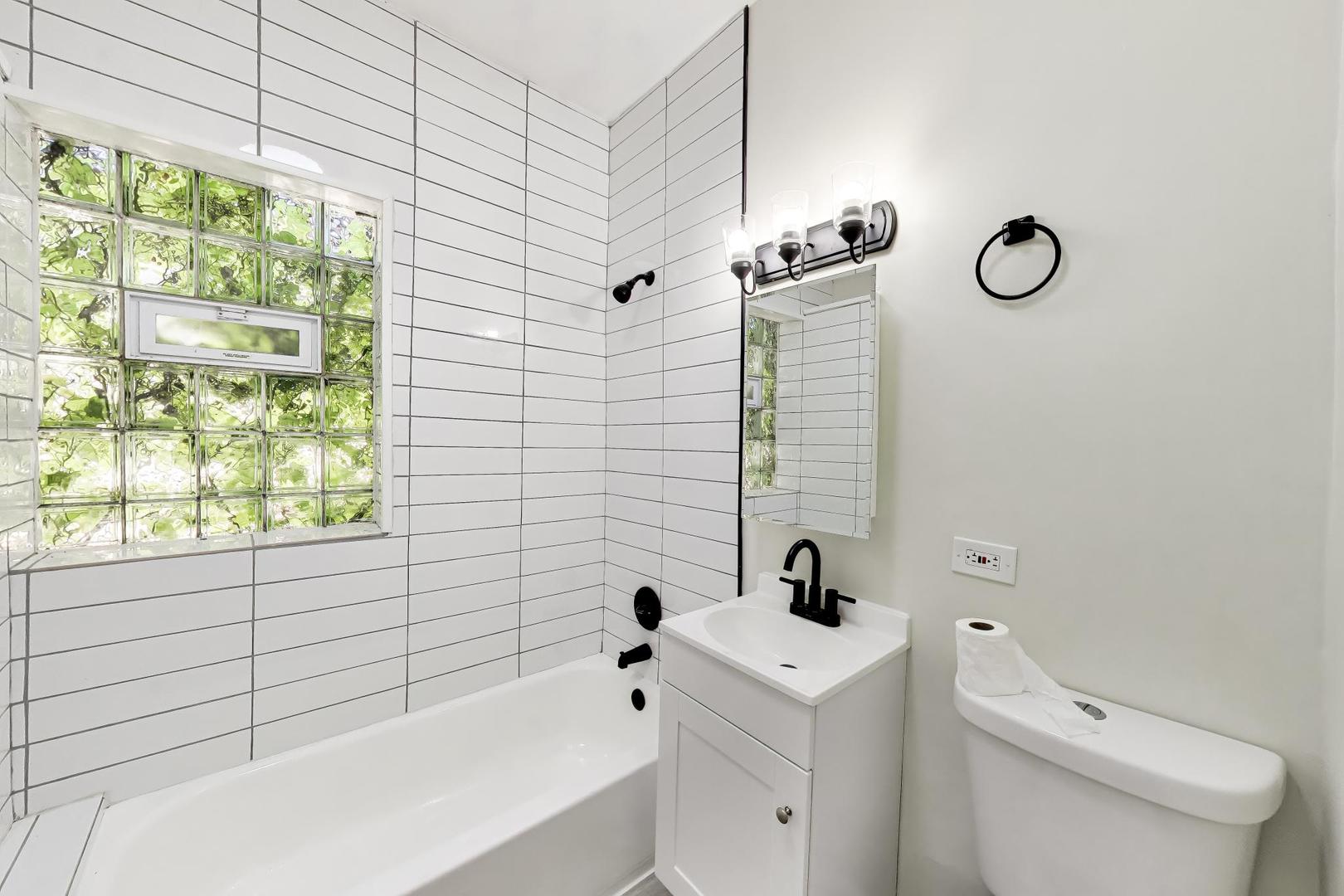 43 N Menard Avenue 2 Property Photo 15
