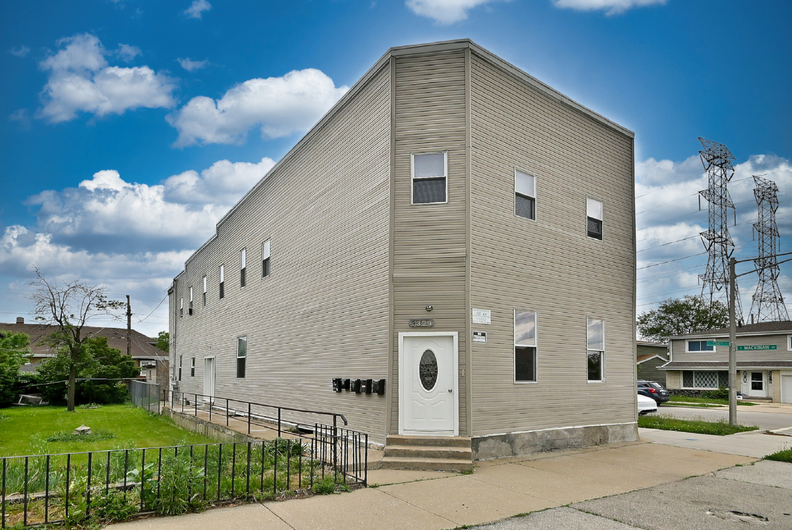 3324 E 136th Street Property Photo 1