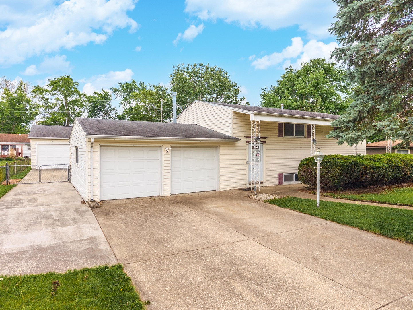 18 Oakwood Drive