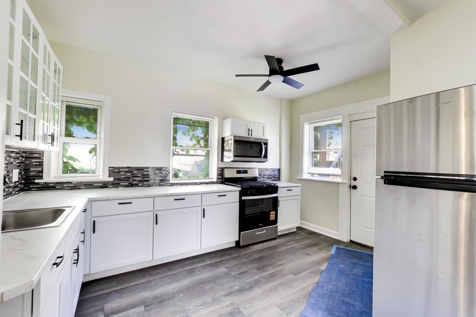 43 N Menard Avenue 1 Property Photo 8
