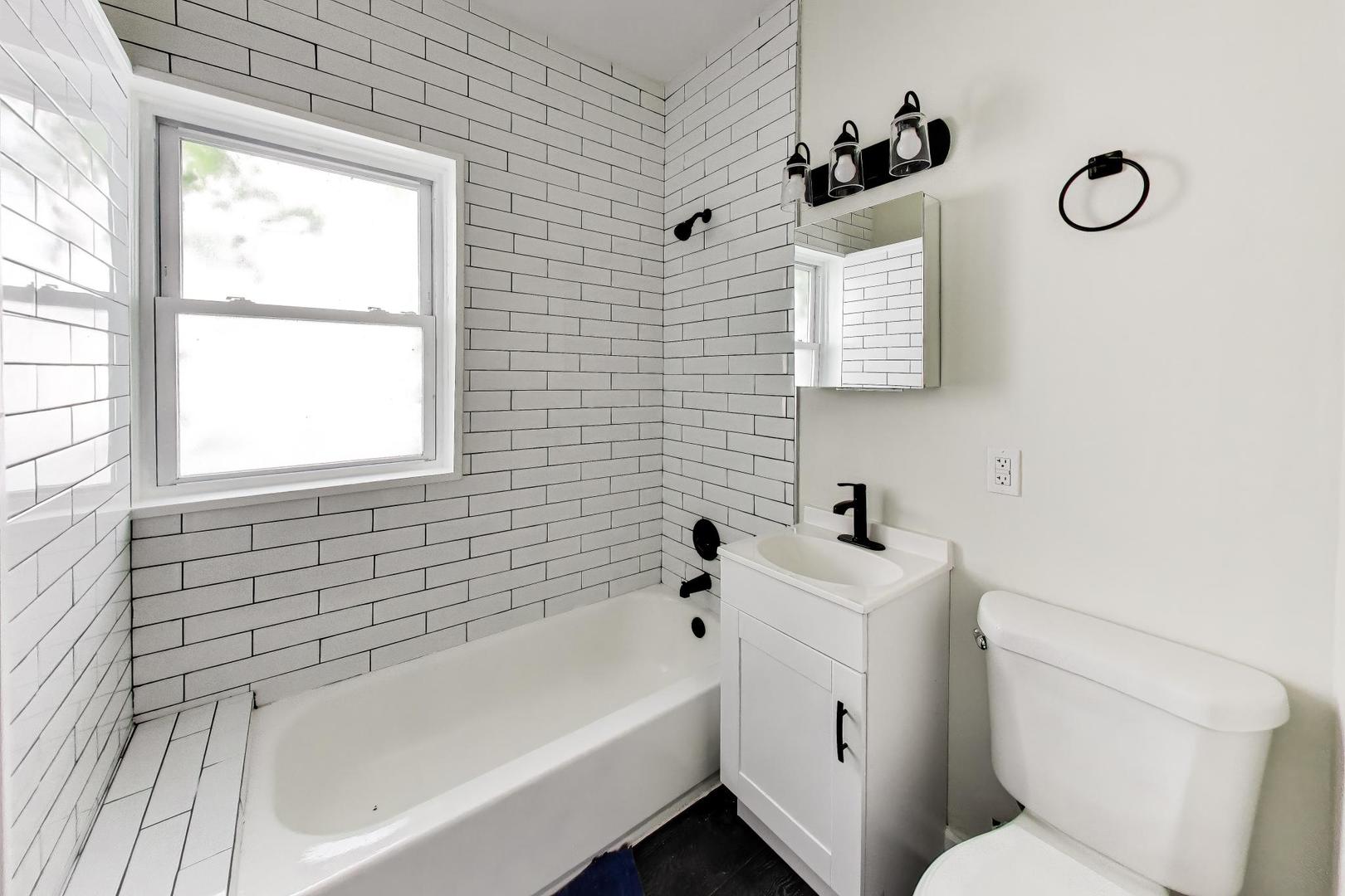 43 N Menard Avenue 1 Property Photo 18