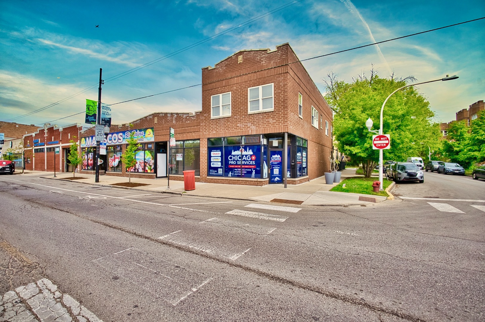 3034 W Montrose Avenue Property Photo 2