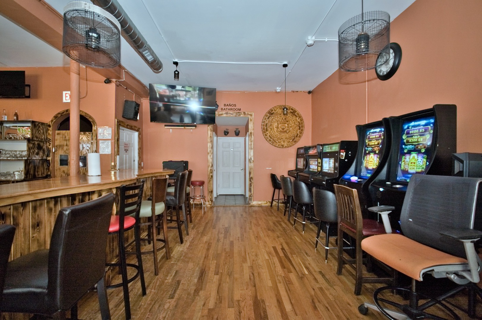 3034 W Montrose Avenue Property Photo 12
