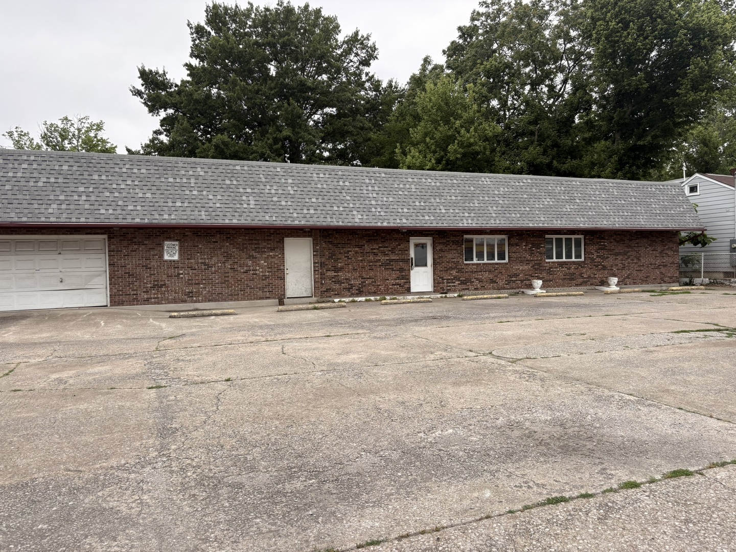 1201 N Main Street Property Photo 1