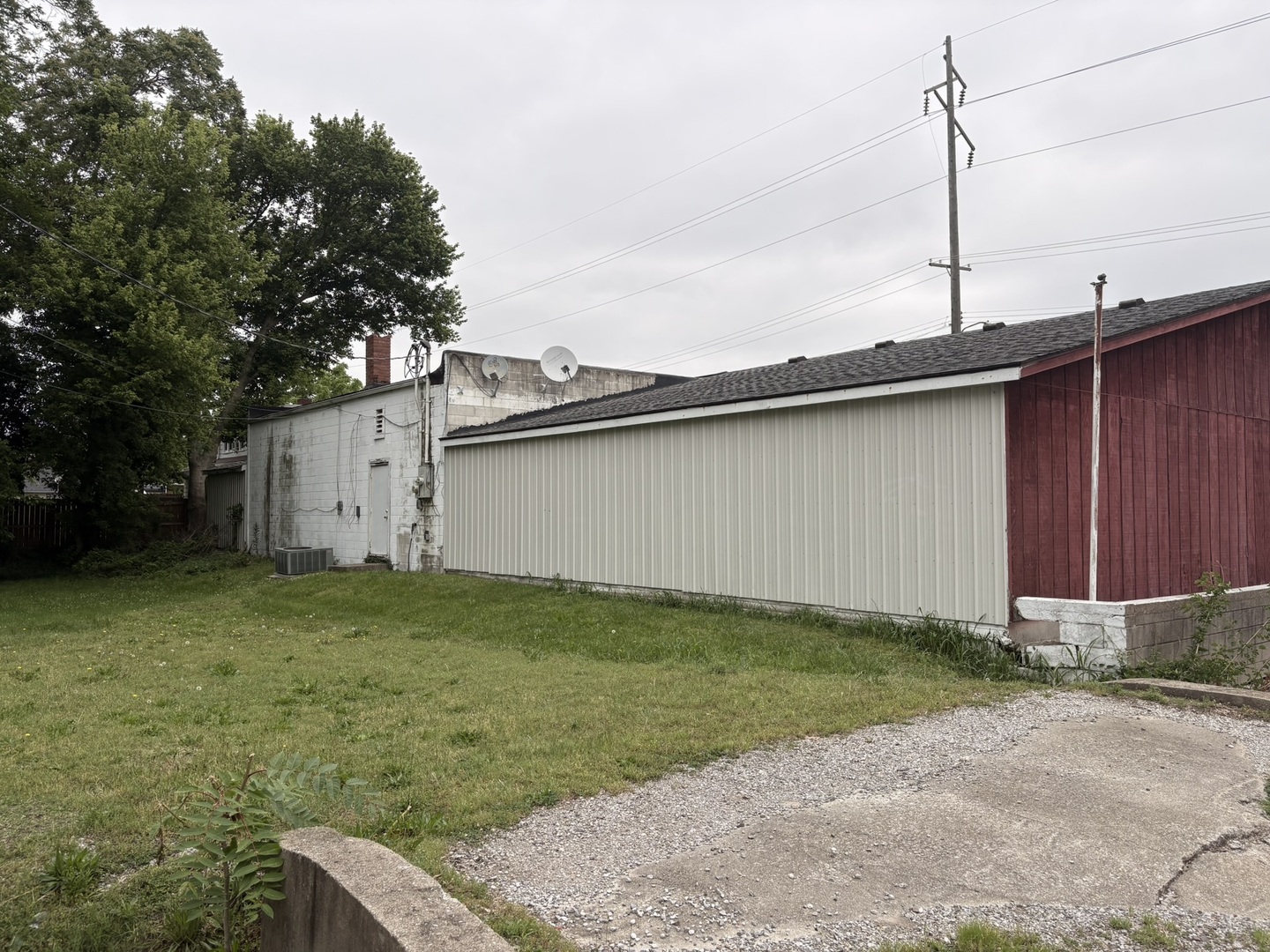 1201 N Main Street Property Photo 3