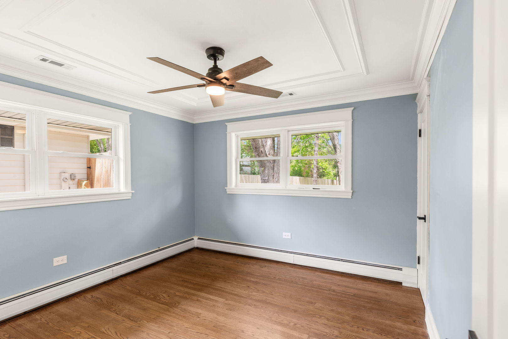 1010 W Elm Street Property Photo 6