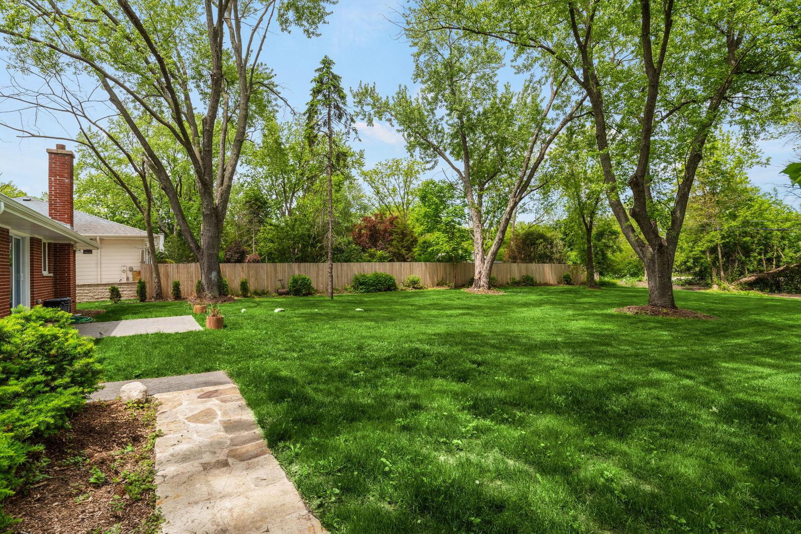 1010 W Elm Street Property Photo 26