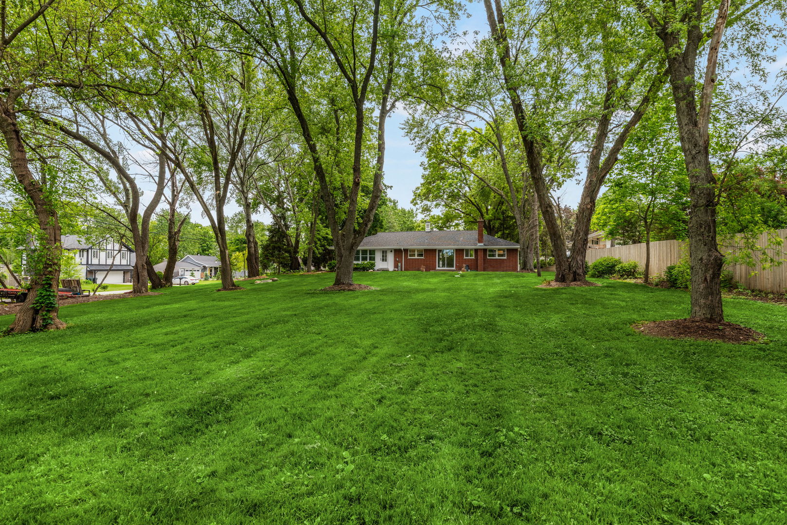 1010 W Elm Street Property Photo 27