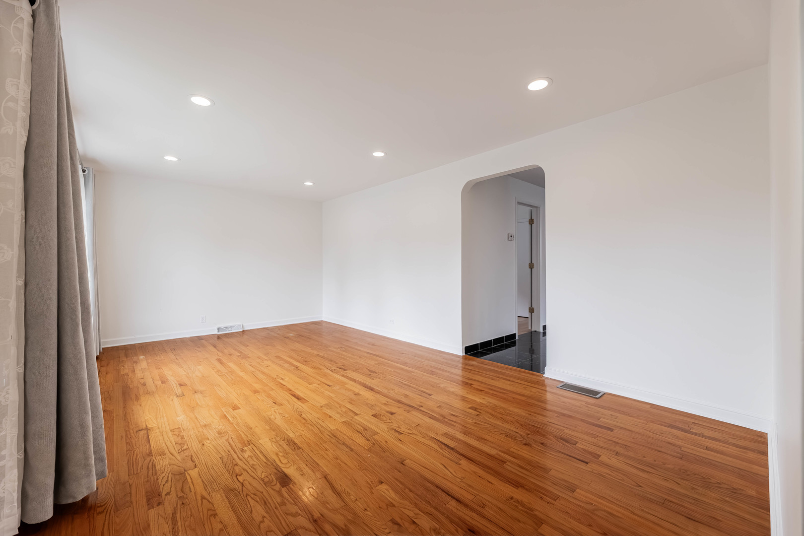 4830 S Ridgeway Avenue Property Photo 7
