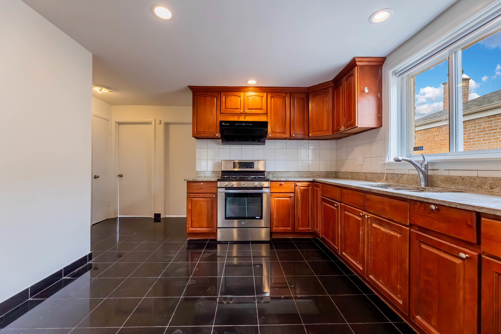 4830 S Ridgeway Avenue Property Photo 8