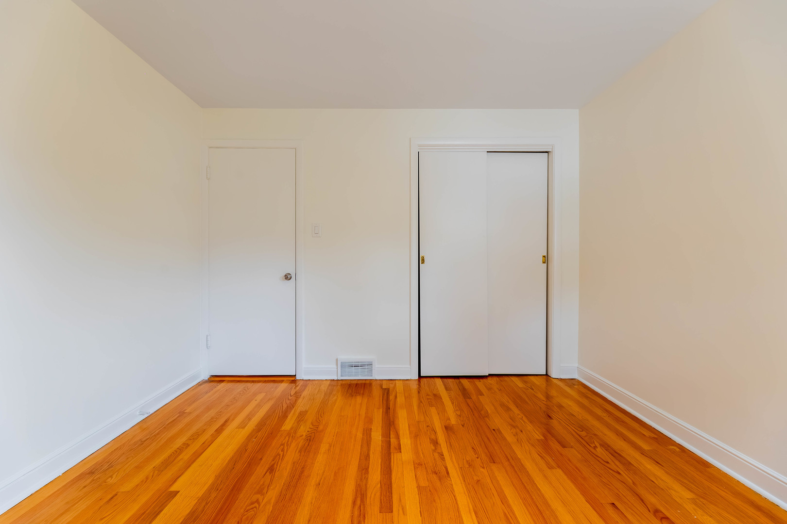 4830 S Ridgeway Avenue Property Photo 10