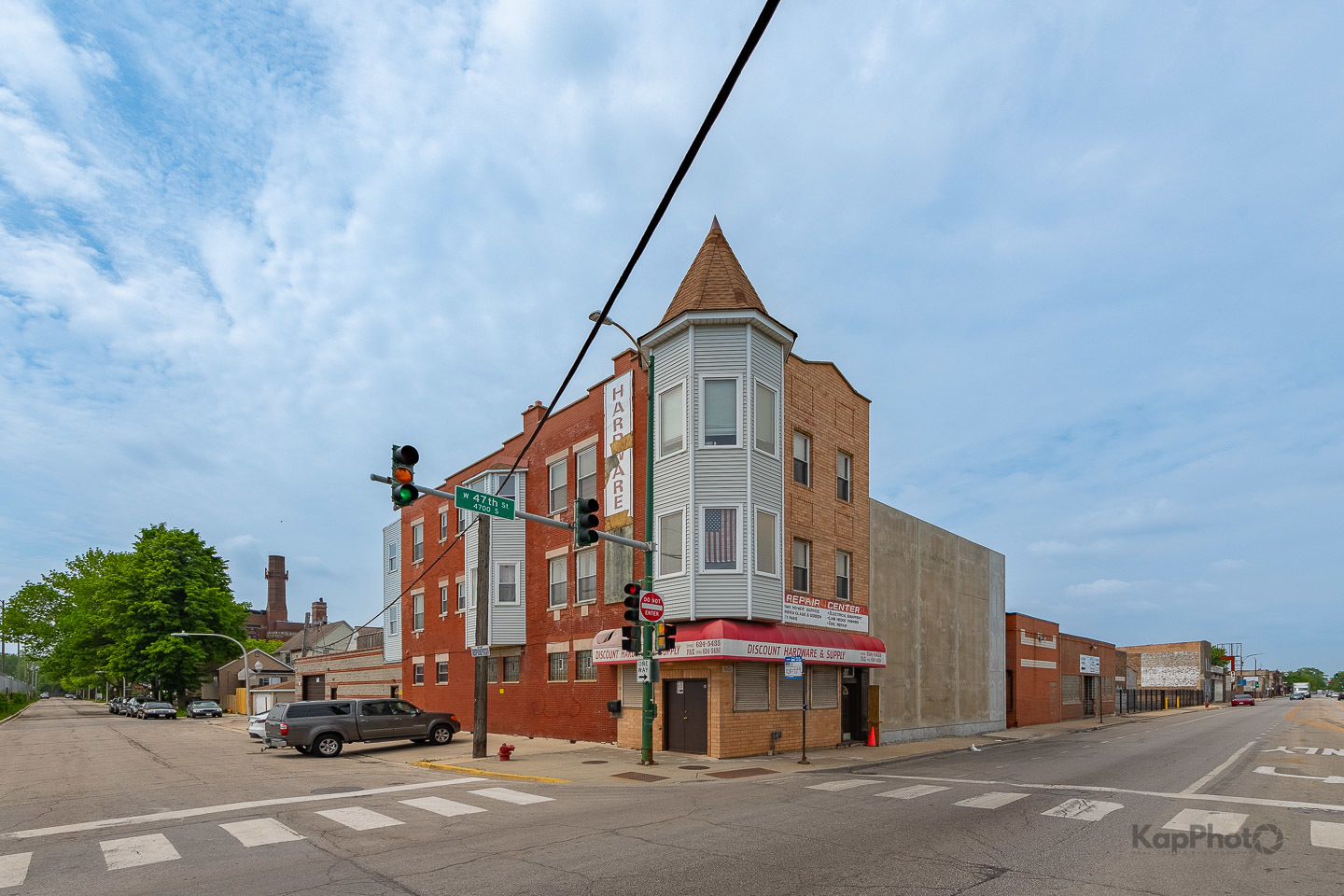 601 W 47th Street Property Photo 1