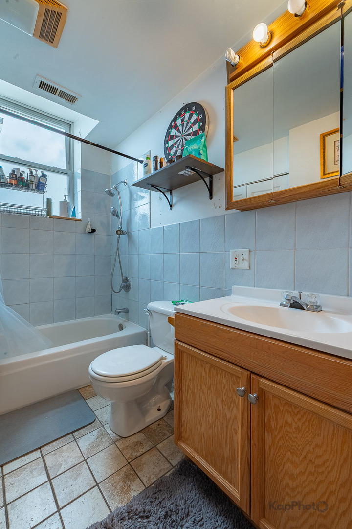 601 W 47th Street Property Photo 11