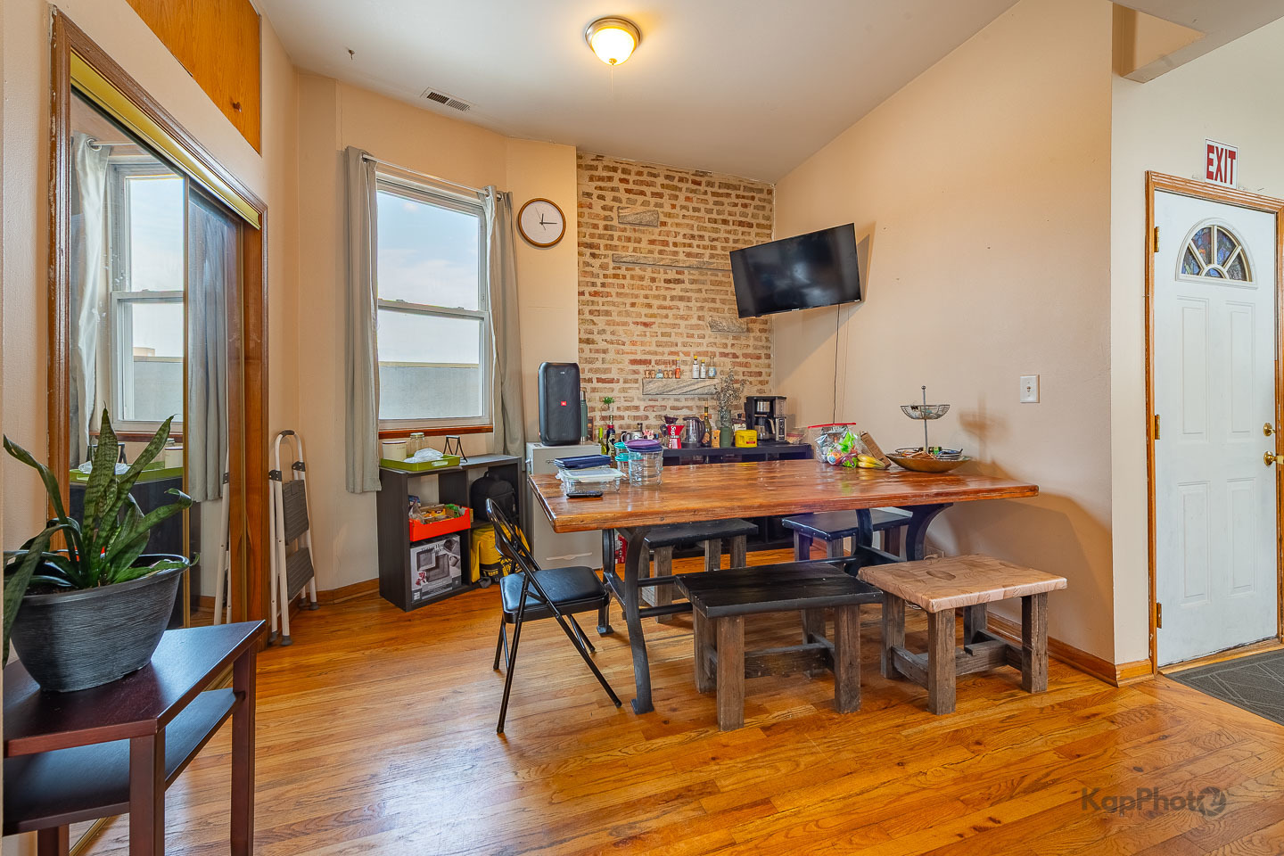 601 W 47th Street Property Photo 14