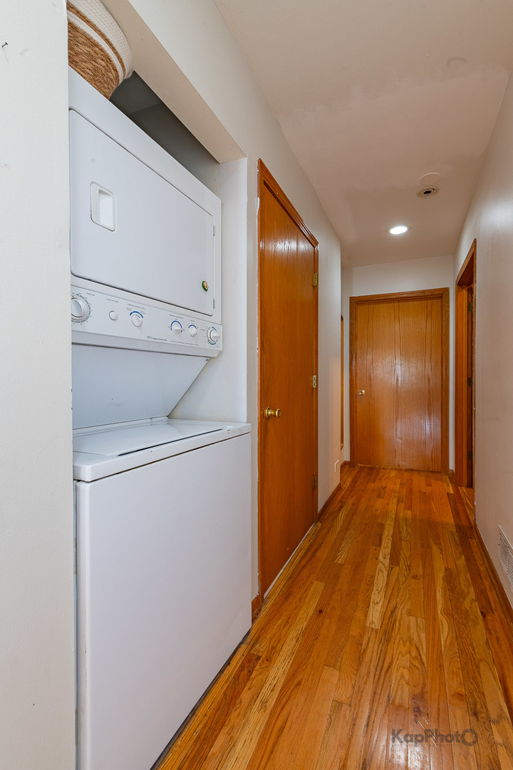 601 W 47th Street Property Photo 23