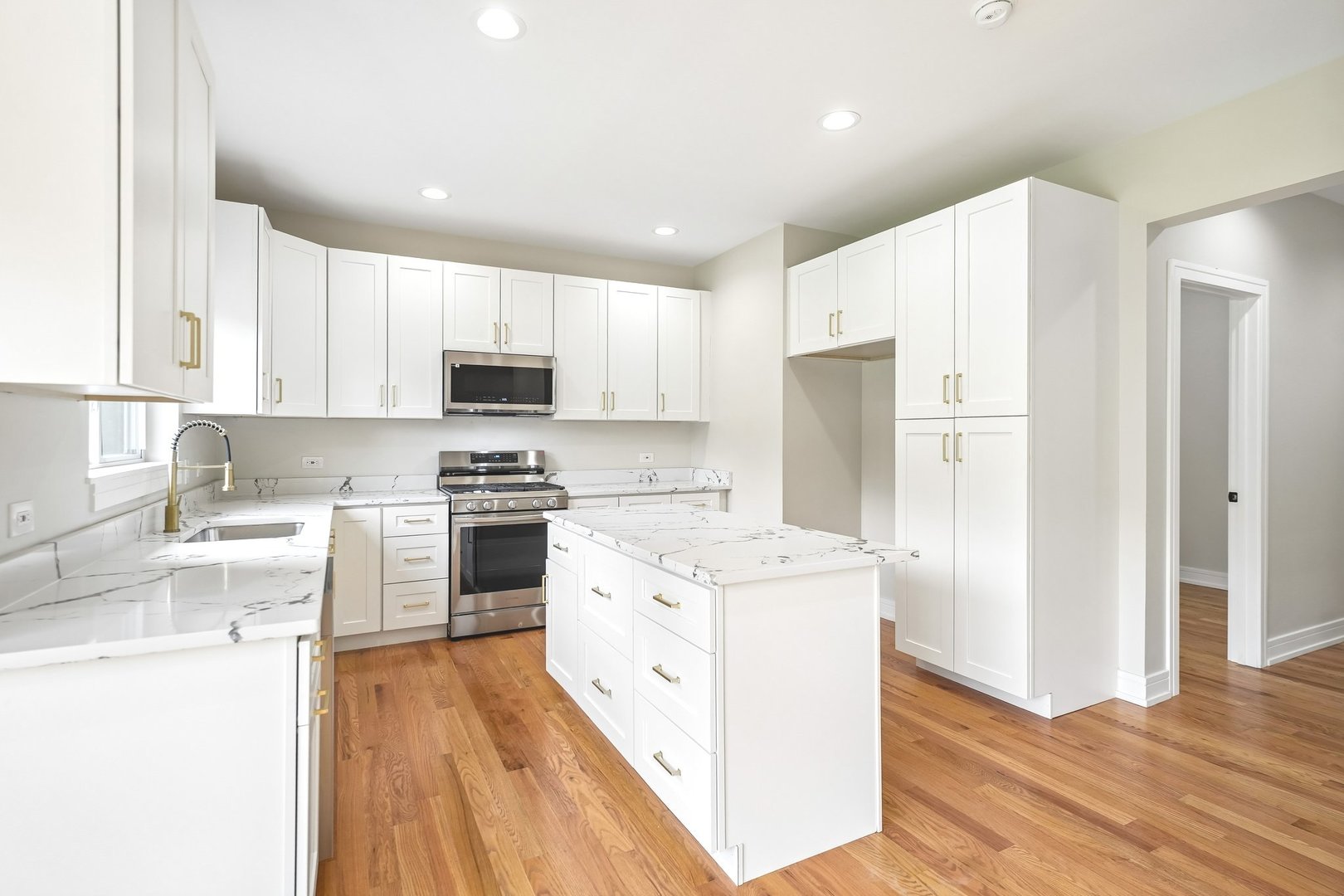 249 E Kenilworth Avenue Property Photo 10