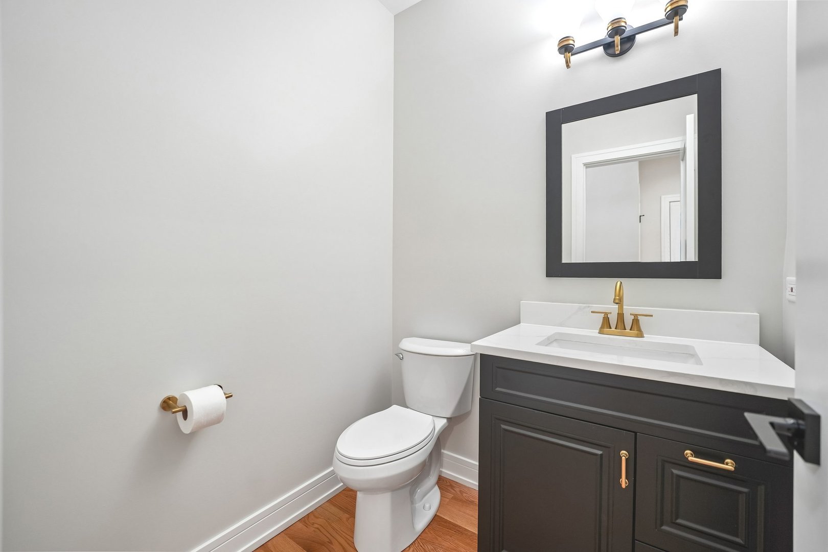 249 E Kenilworth Avenue Property Photo 11